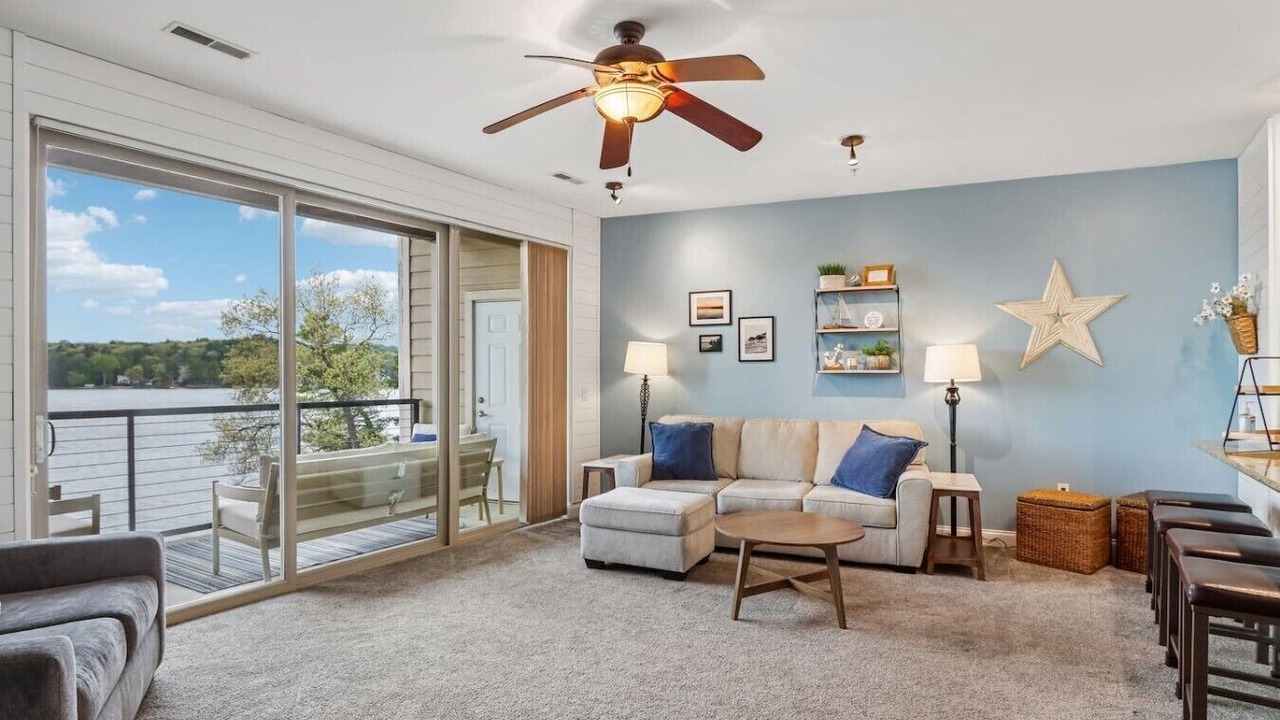 Photo of Livingroom in Lake Delton