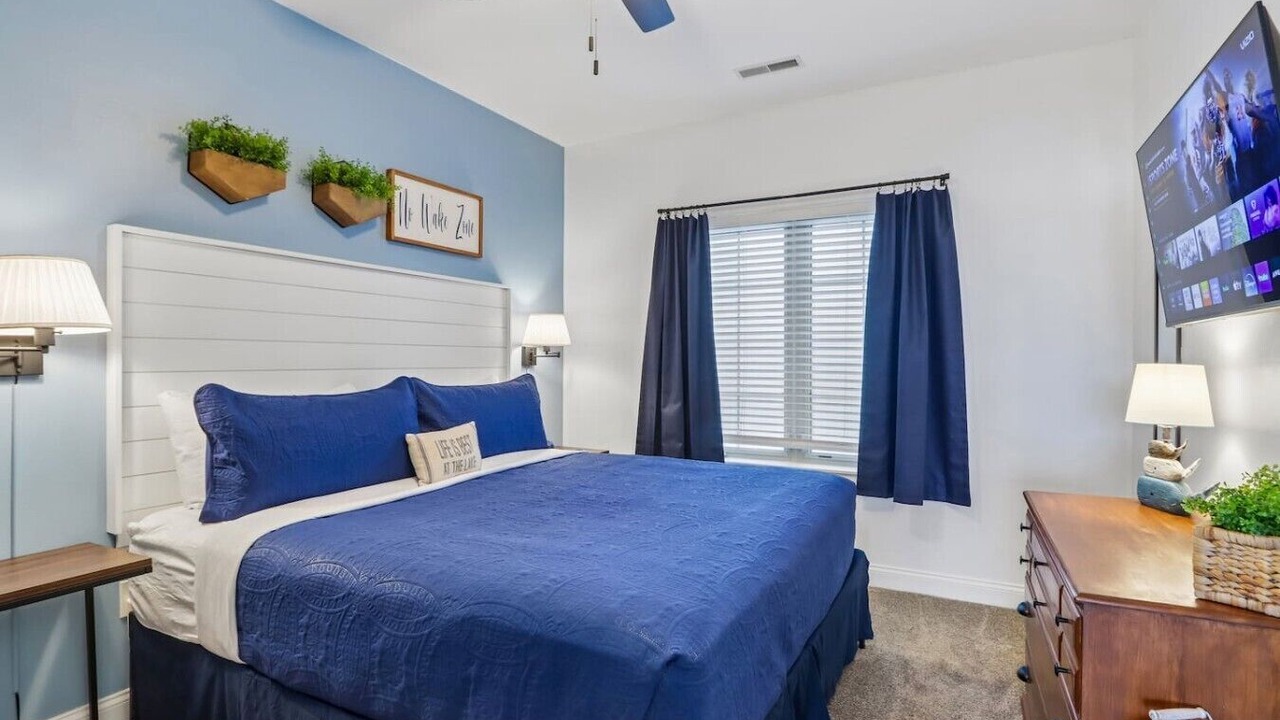 Photo of Bedroom in Lake Delton