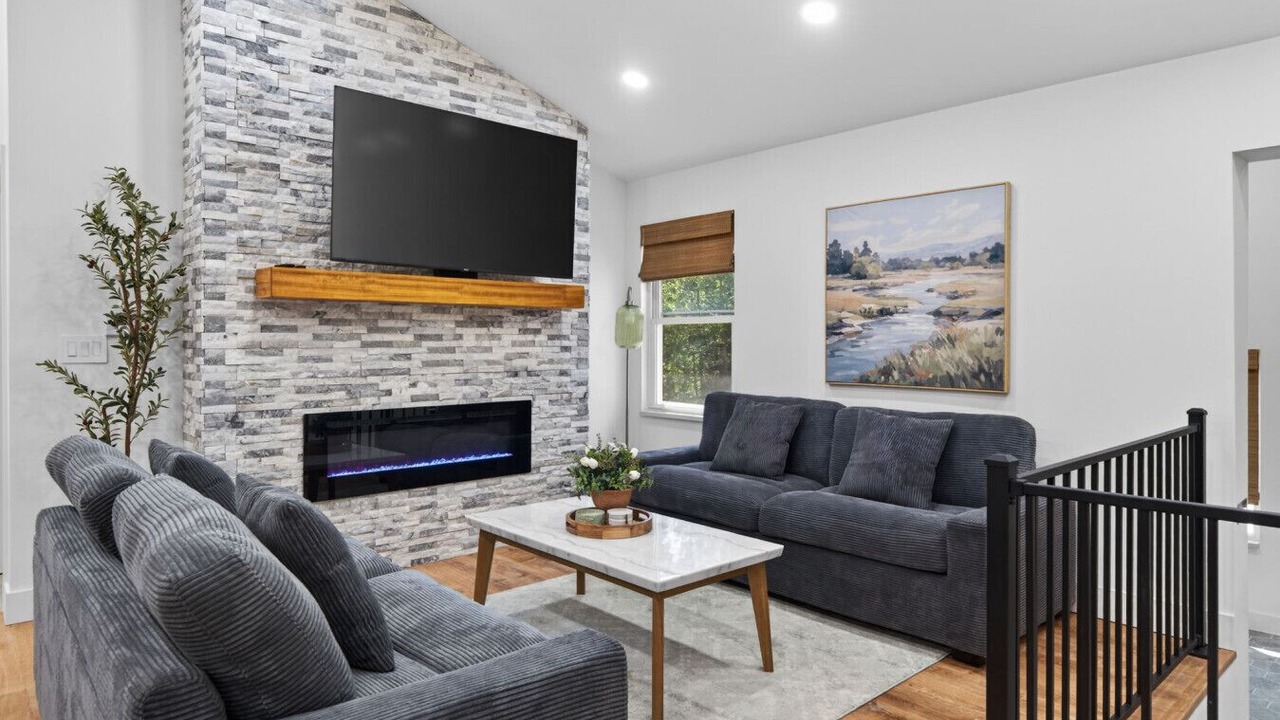 Photo of Livingroom in St. Charles