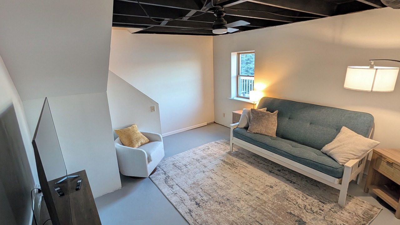 Photo of Livingroom in Leesburg