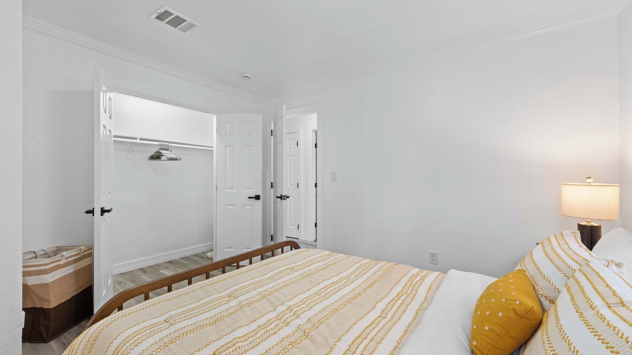 Photo of Bedroom in Central Arlington