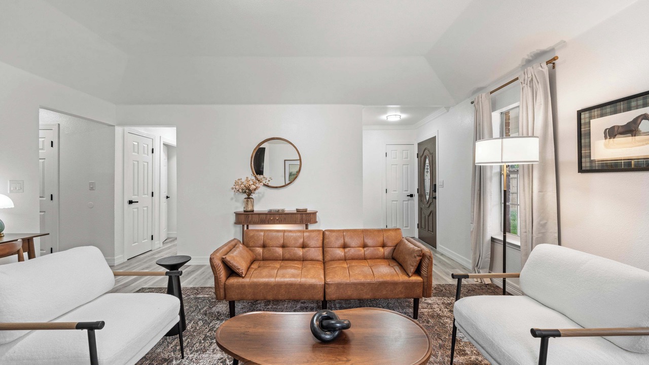 Photo of Livingroom in Central Arlington
