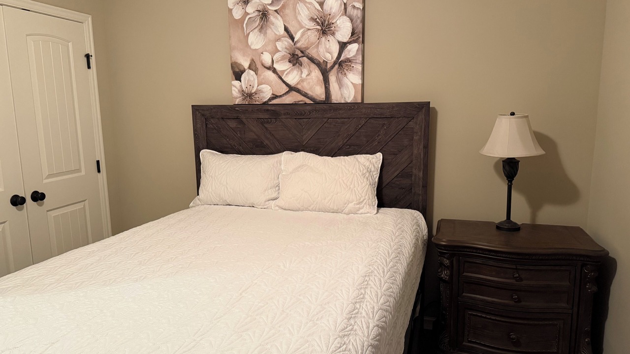 Photo of Bedroom in Blue Springs