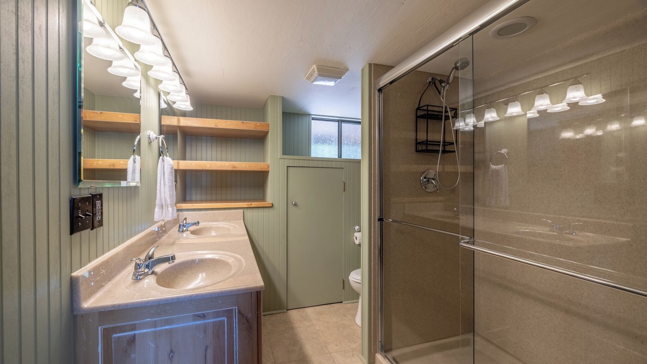 Photo of Bathroom in Innsbrook