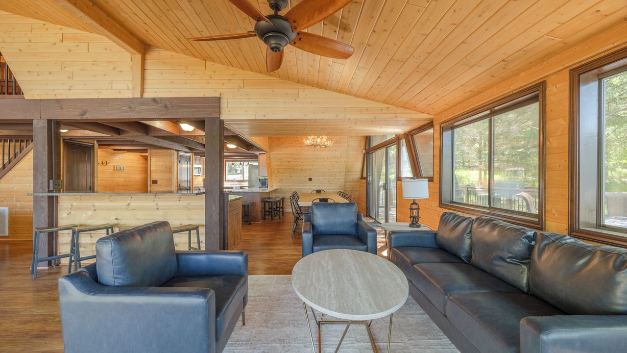 Photo of Livingroom in Innsbrook