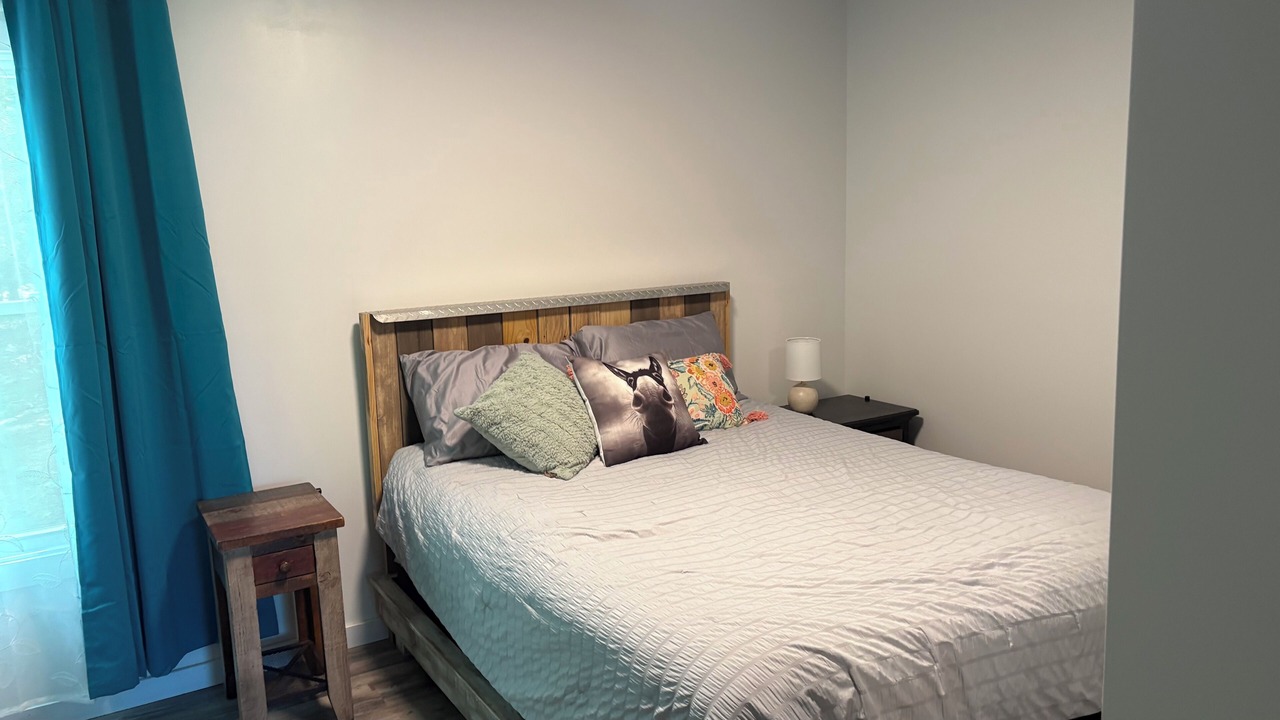 Photo of Bedroom in Critz