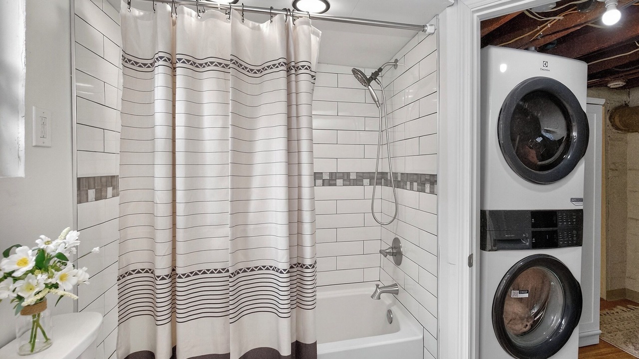 Photo of Bathroom in Indianola