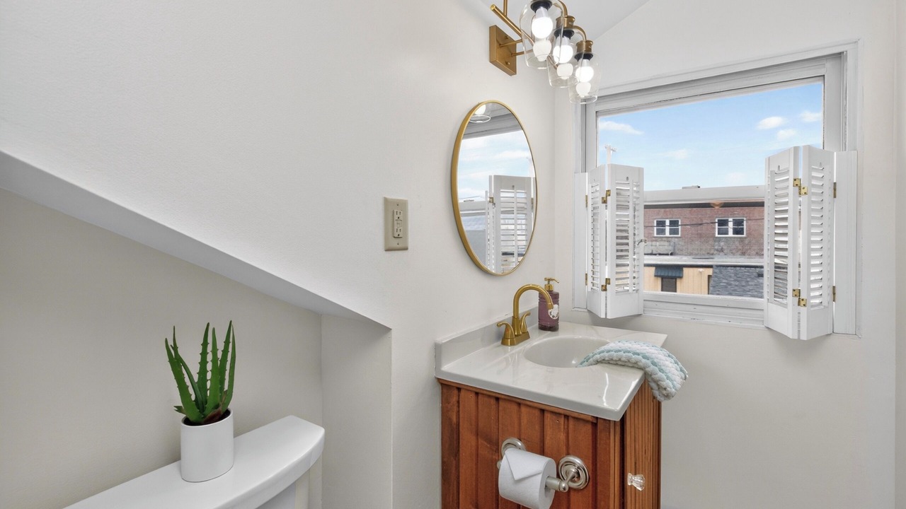 Photo of Bathroom in Indianola