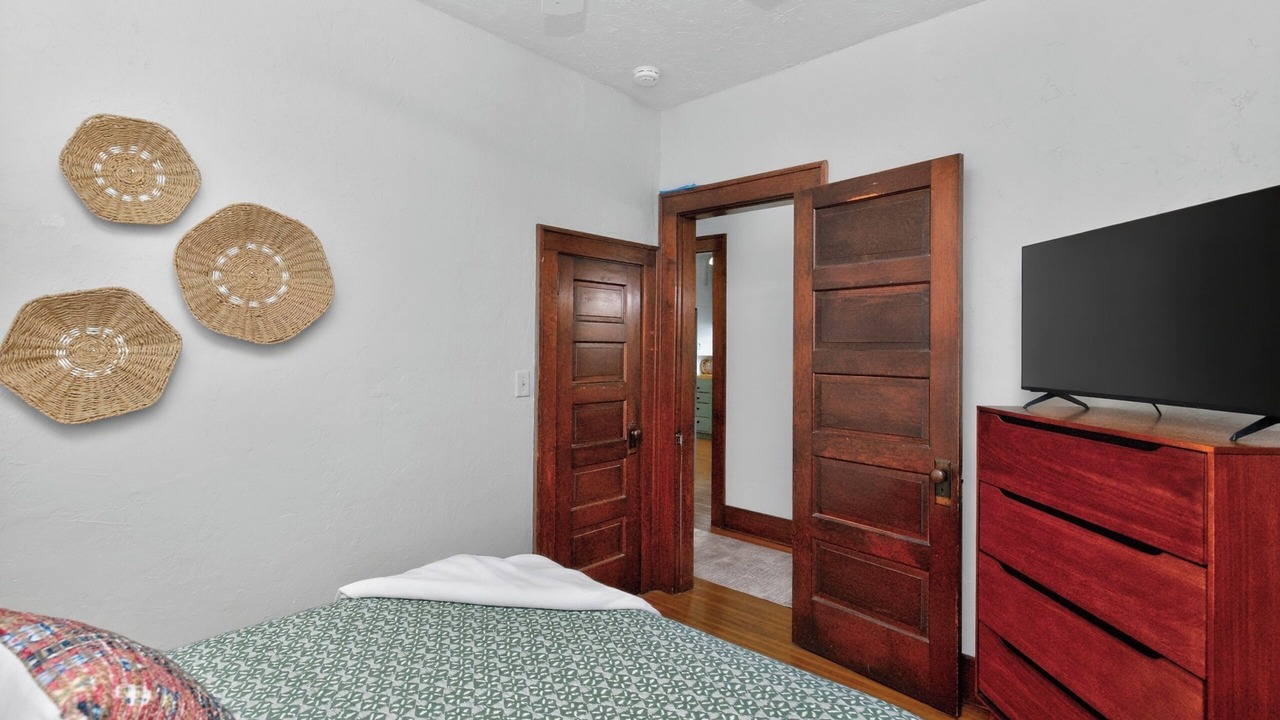 Photo of Bedroom in Indianola