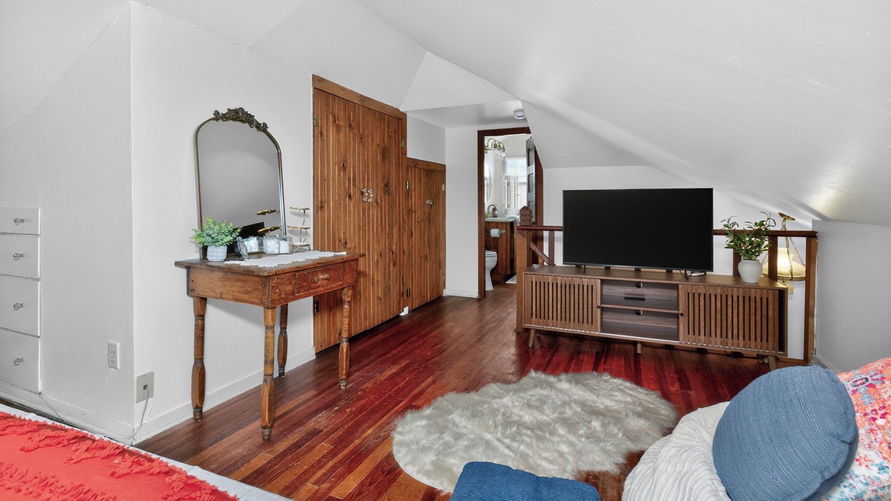 Photo of Bedroom in Indianola