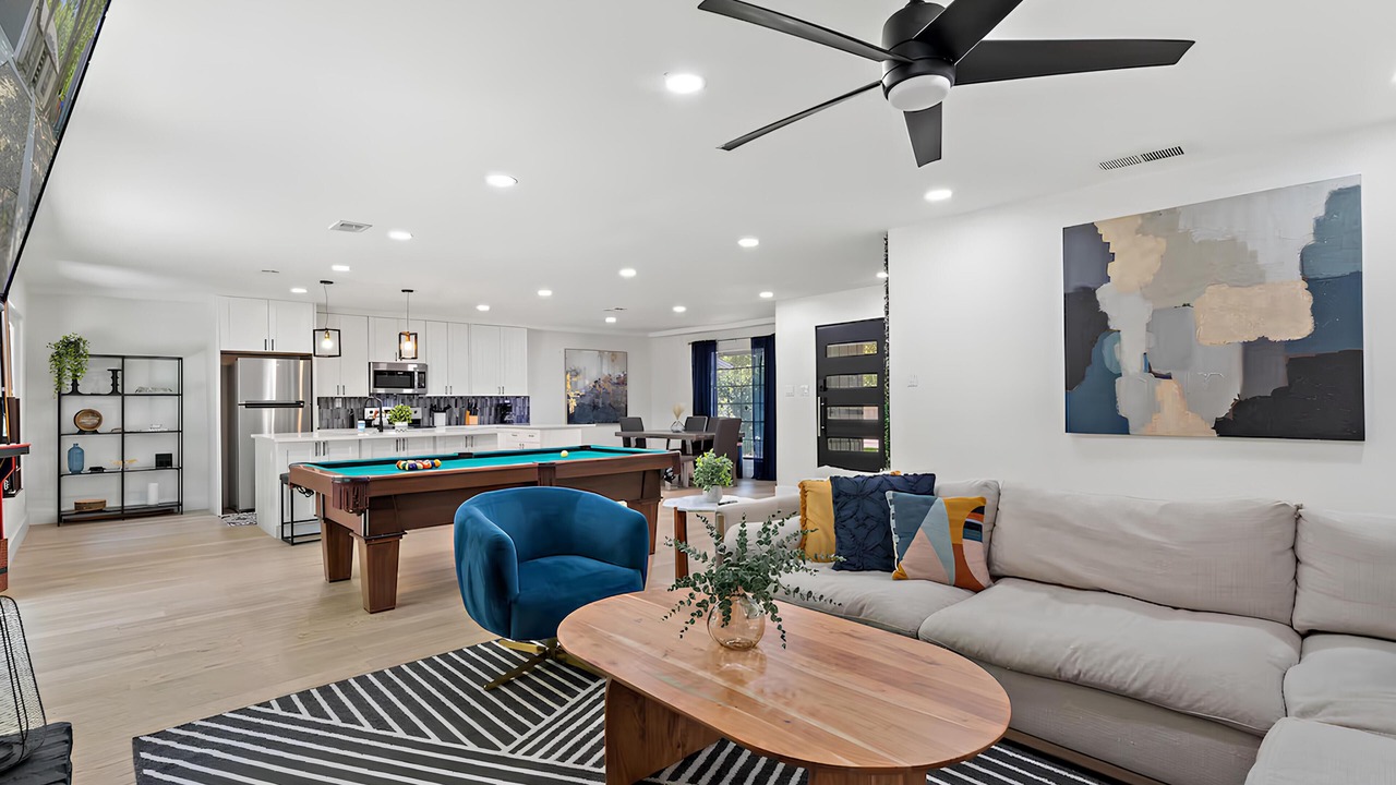 Photo of Livingroom in University Hills