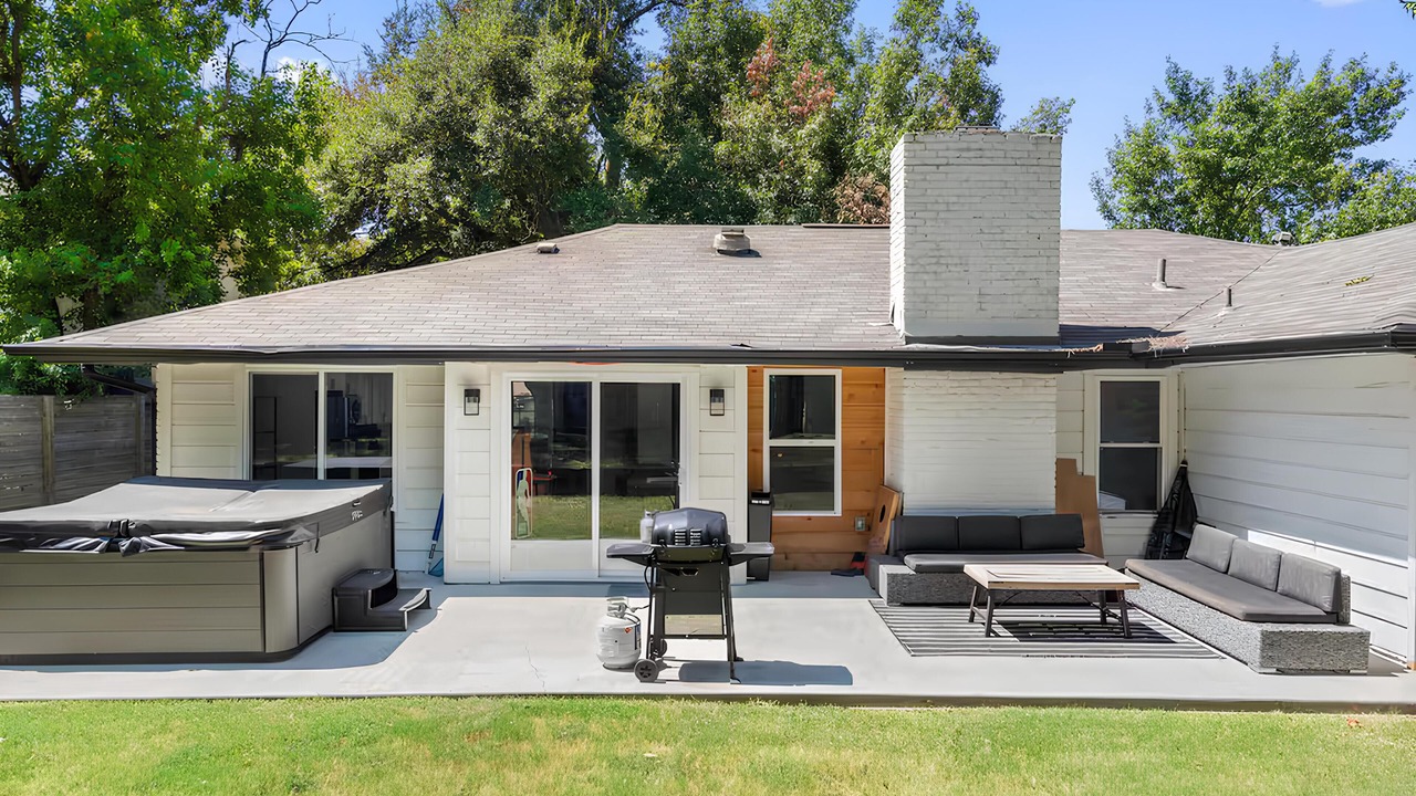 Photo of Patio Balcony in University Hills