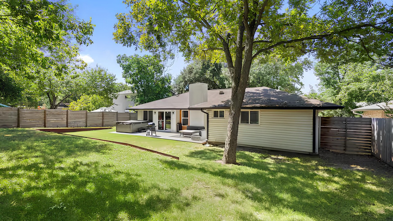 Photo of Outdoor in University Hills