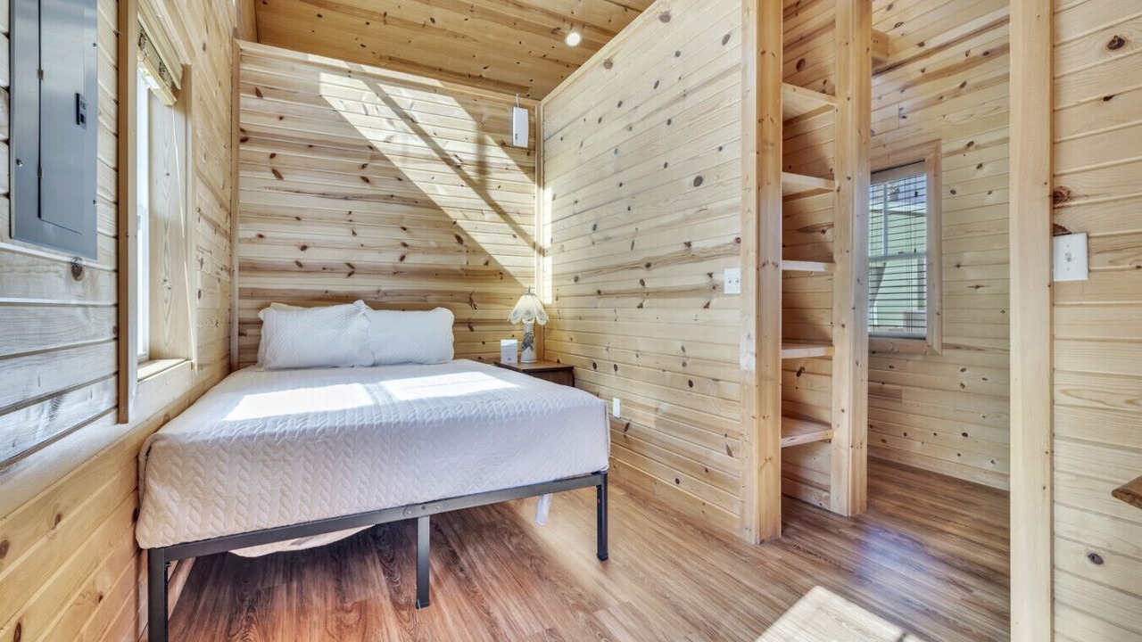 Photo of Bedroom in Okoboji