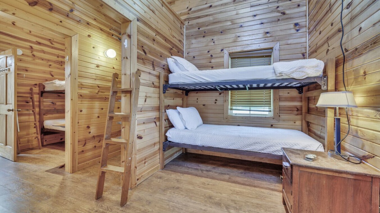 Photo of Bedroom in Okoboji