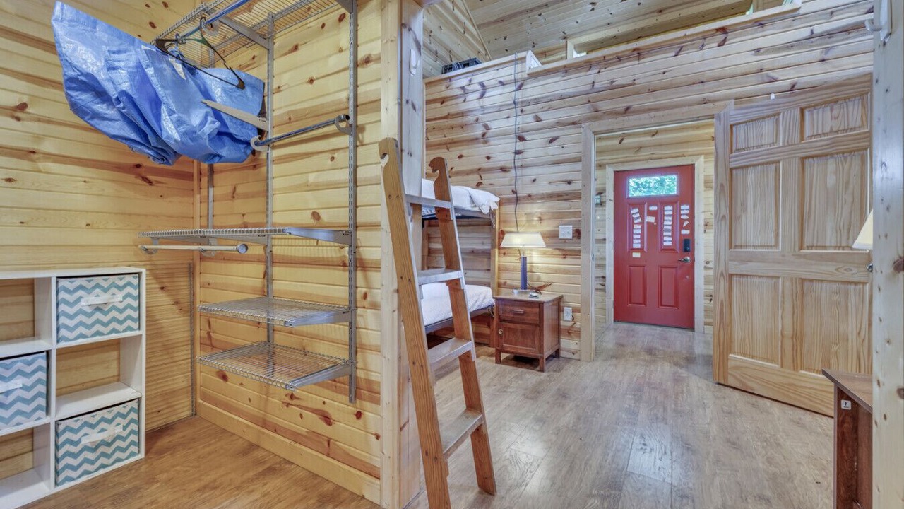 Photo of Bedroom in Okoboji