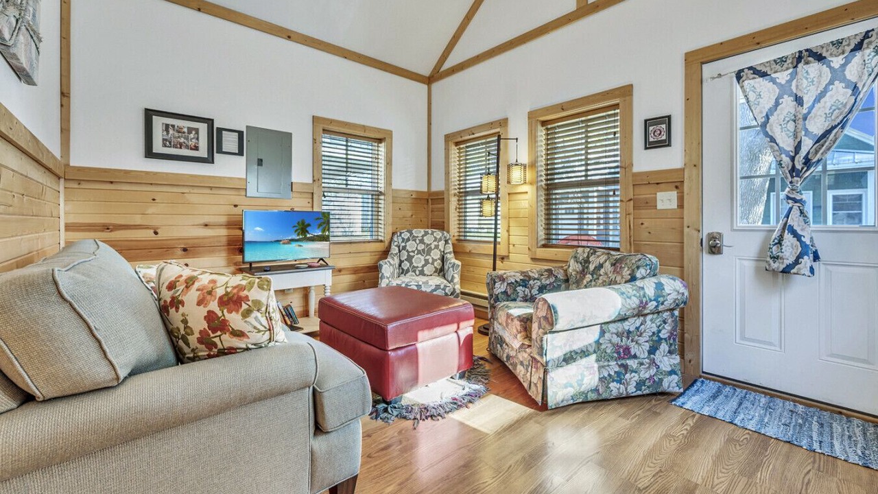 Photo of Livingroom in Okoboji