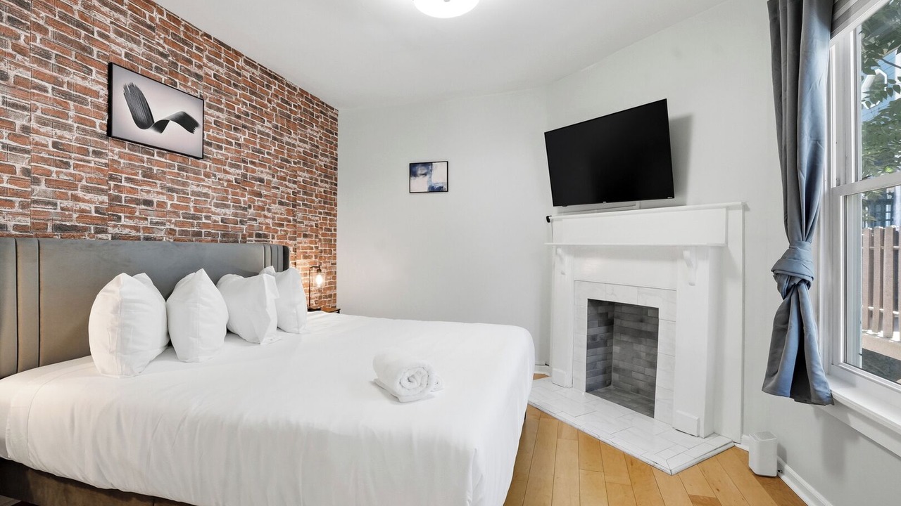 Photo of Bedroom in Midtown