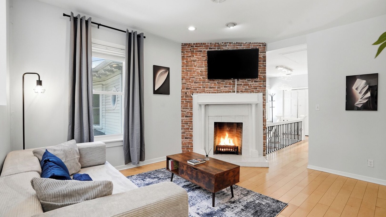 Photo of Livingroom in Midtown