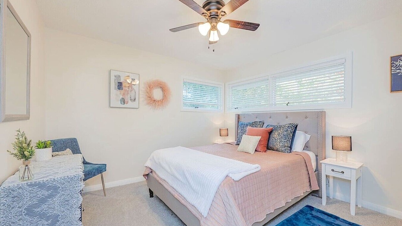 Photo of Bedroom in Central Newport News