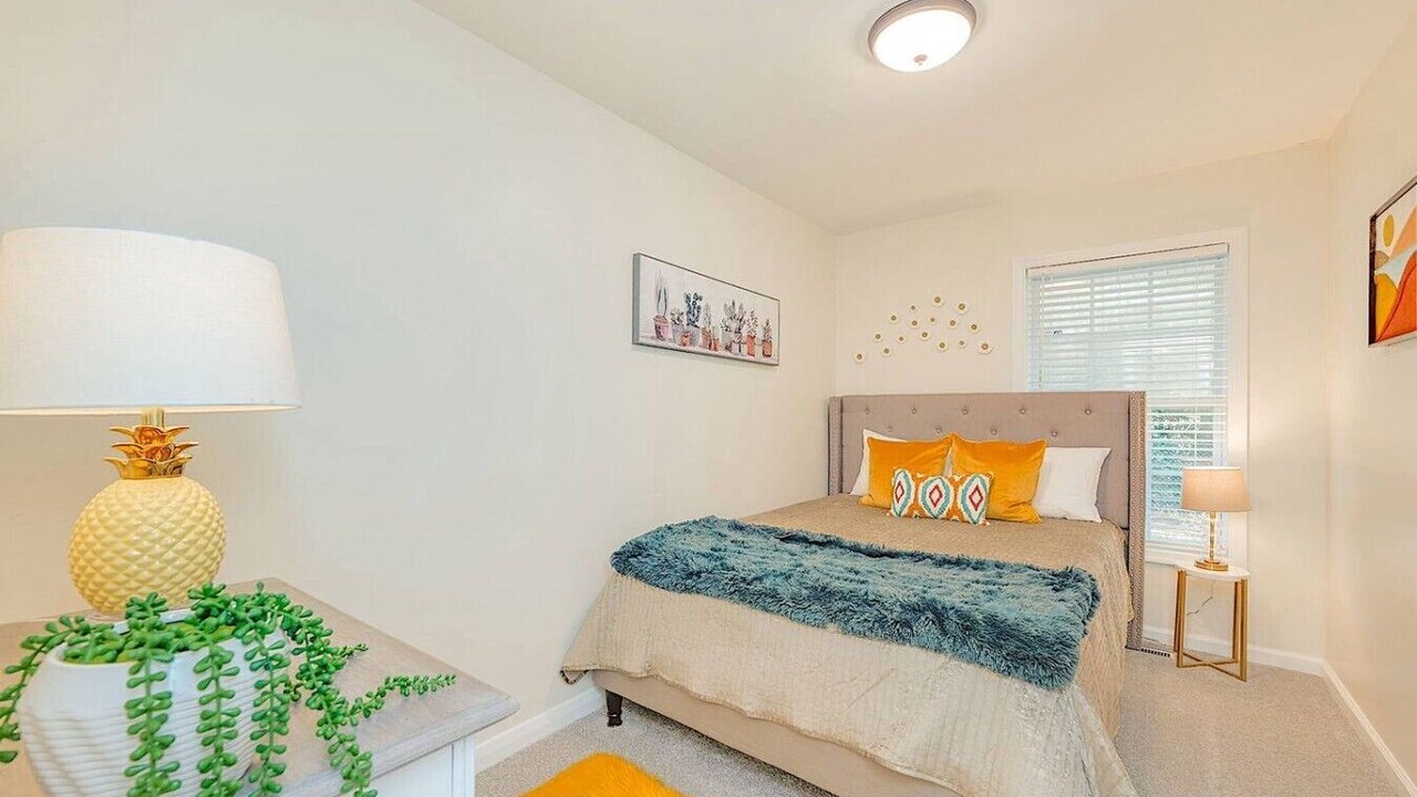 Photo of Bedroom in Central Newport News