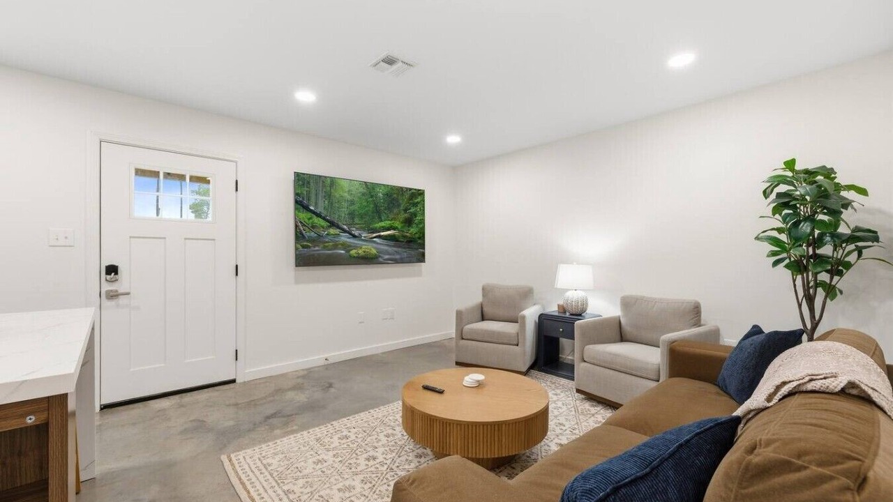 Photo of Livingroom in Lafayette