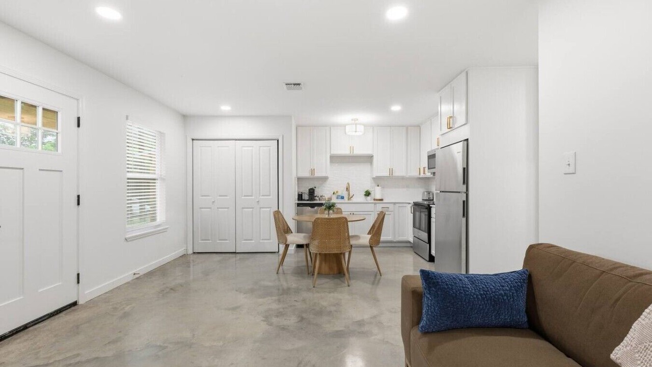 Photo of Livingroom in Lafayette