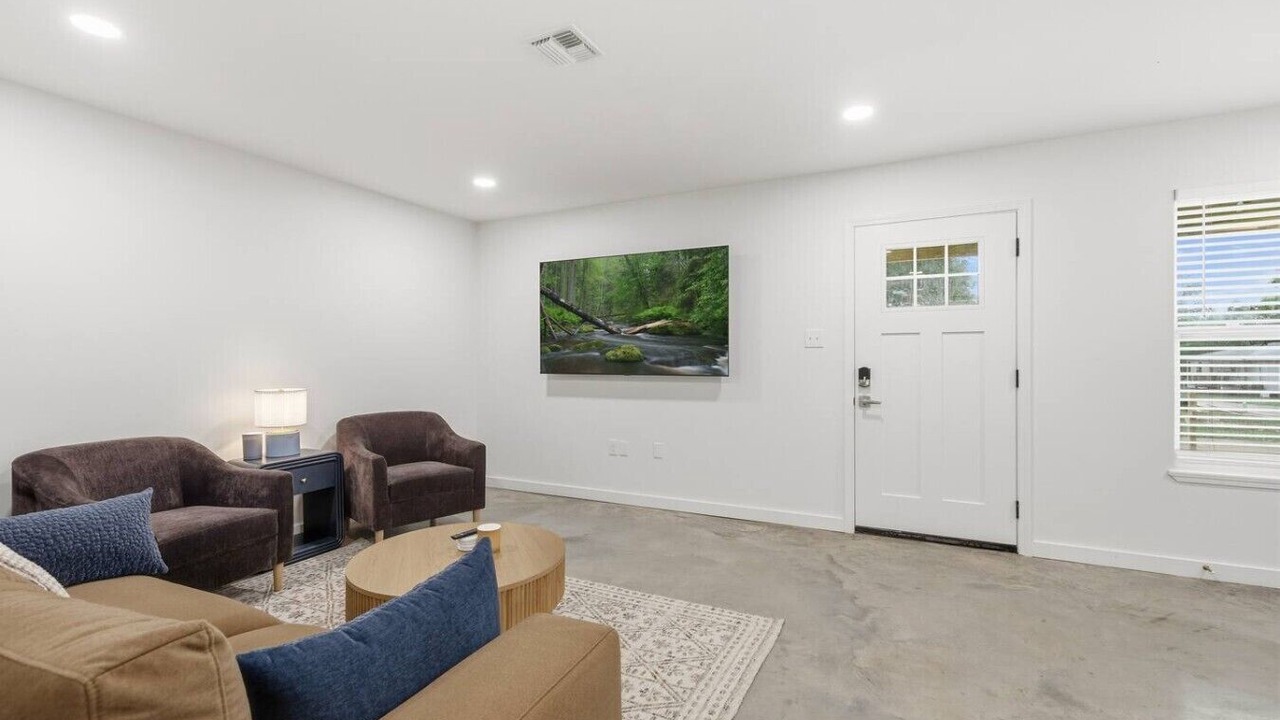Photo of Livingroom in Lafayette