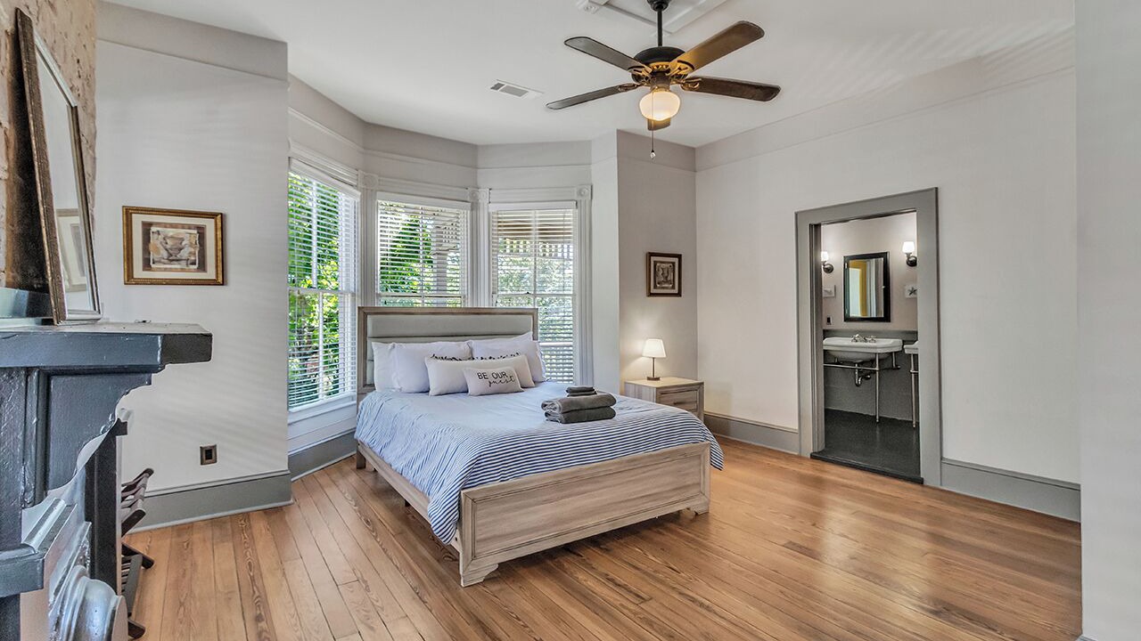 Photo of Bedroom in Savannah Victorian District