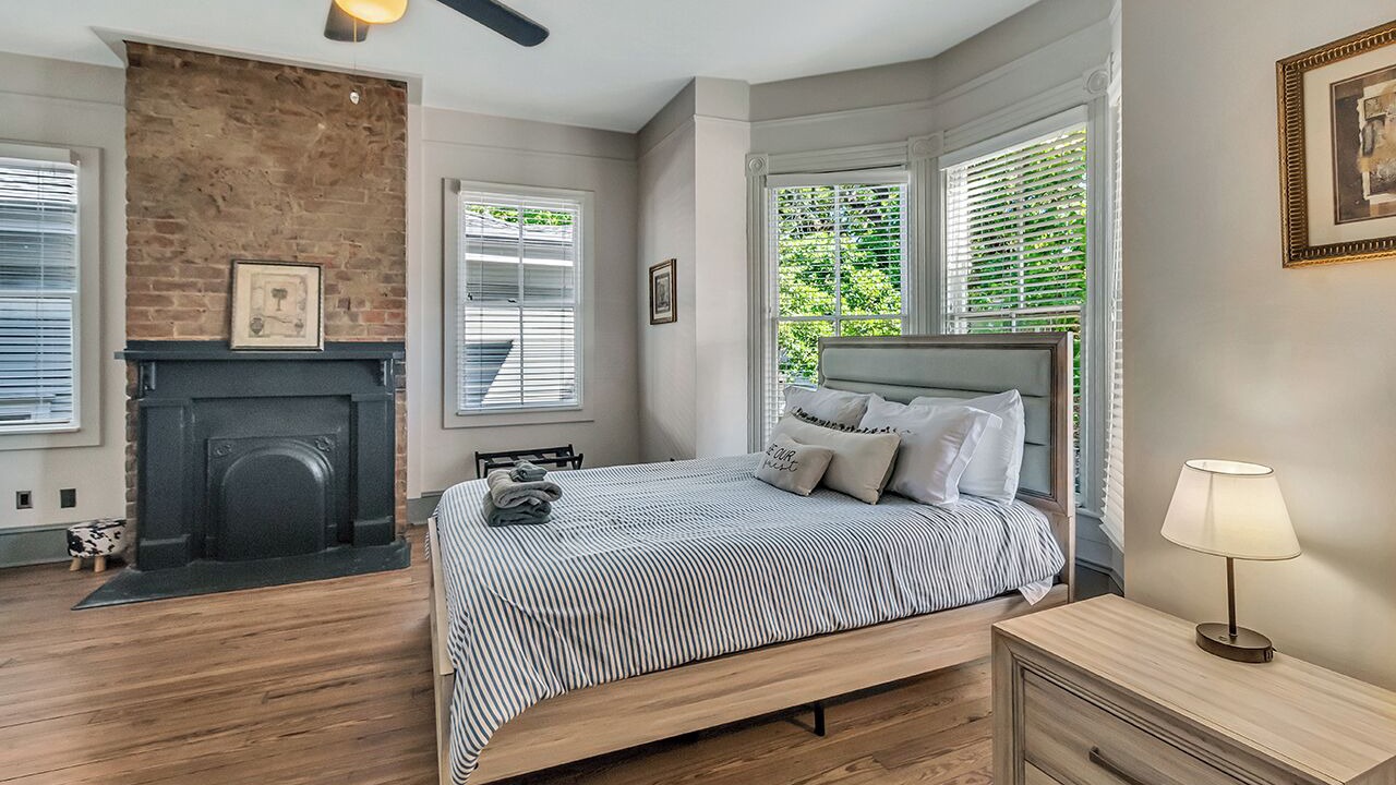 Photo of Bedroom in Savannah Victorian District