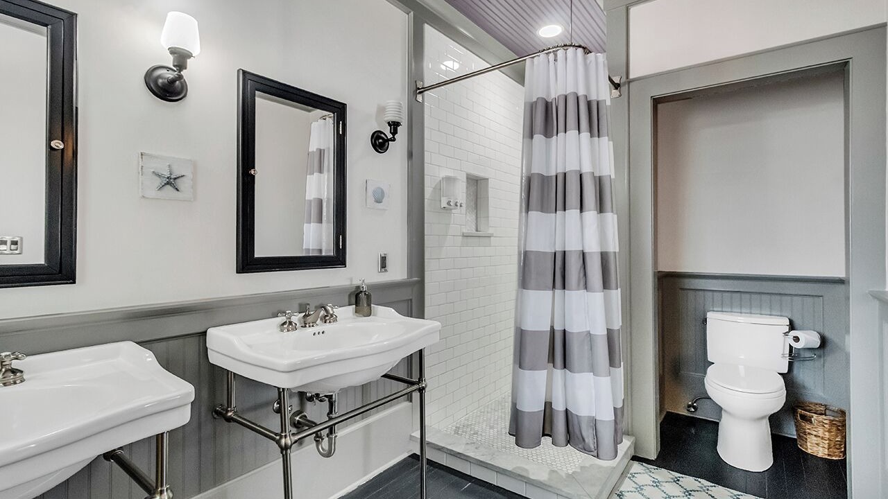 Photo of Bathroom in Savannah Victorian District