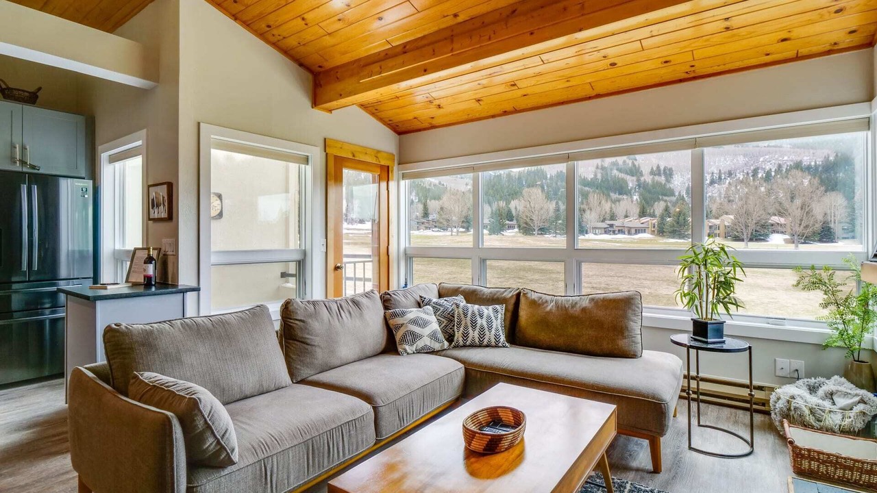 Photo of Livingroom in Eagle-Vail