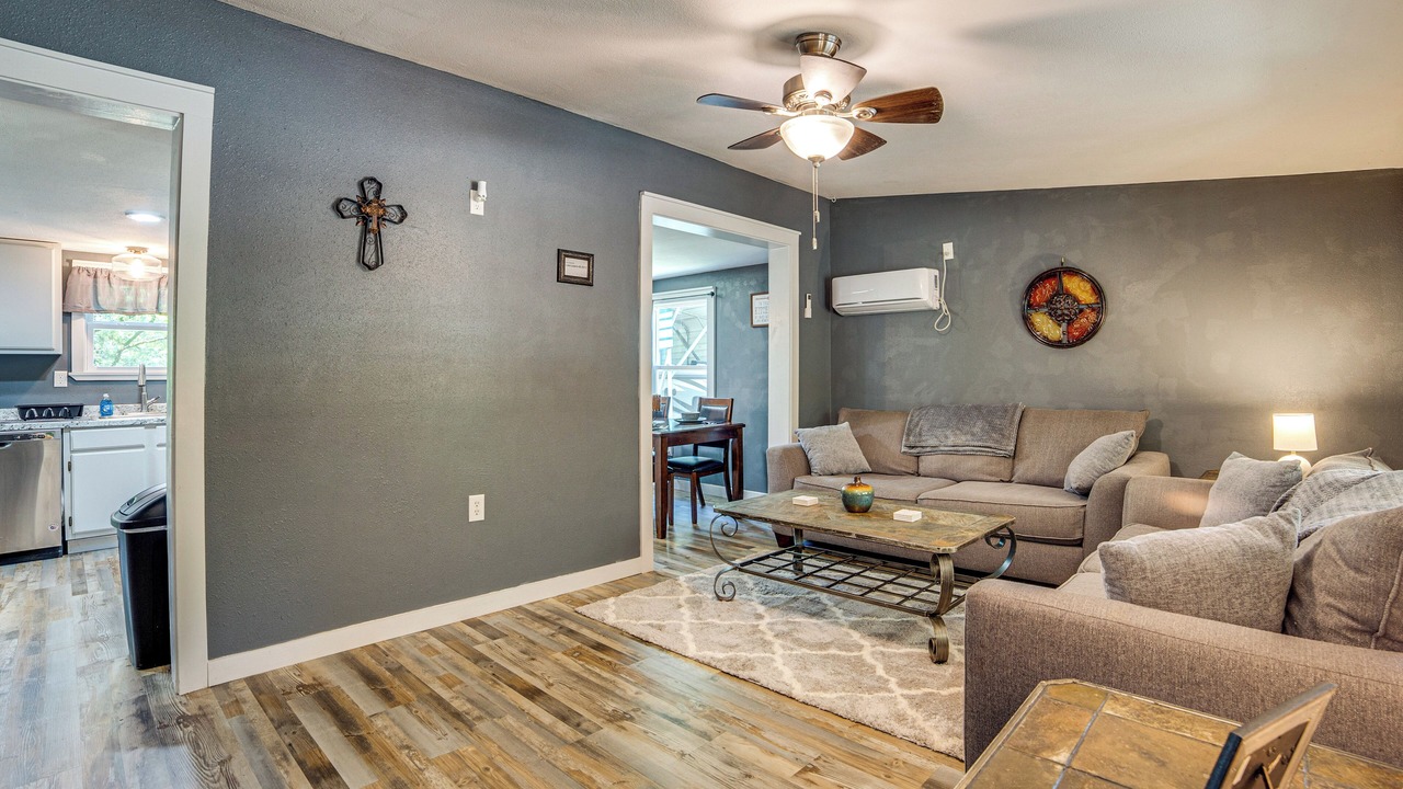 Photo of Livingroom in Wills Point
