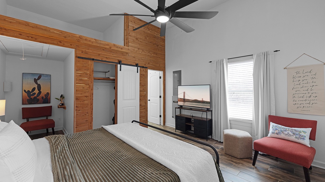 Photo of Bedroom in Fruitvale