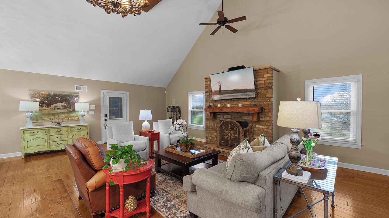 Photo of Livingroom in Fruitvale