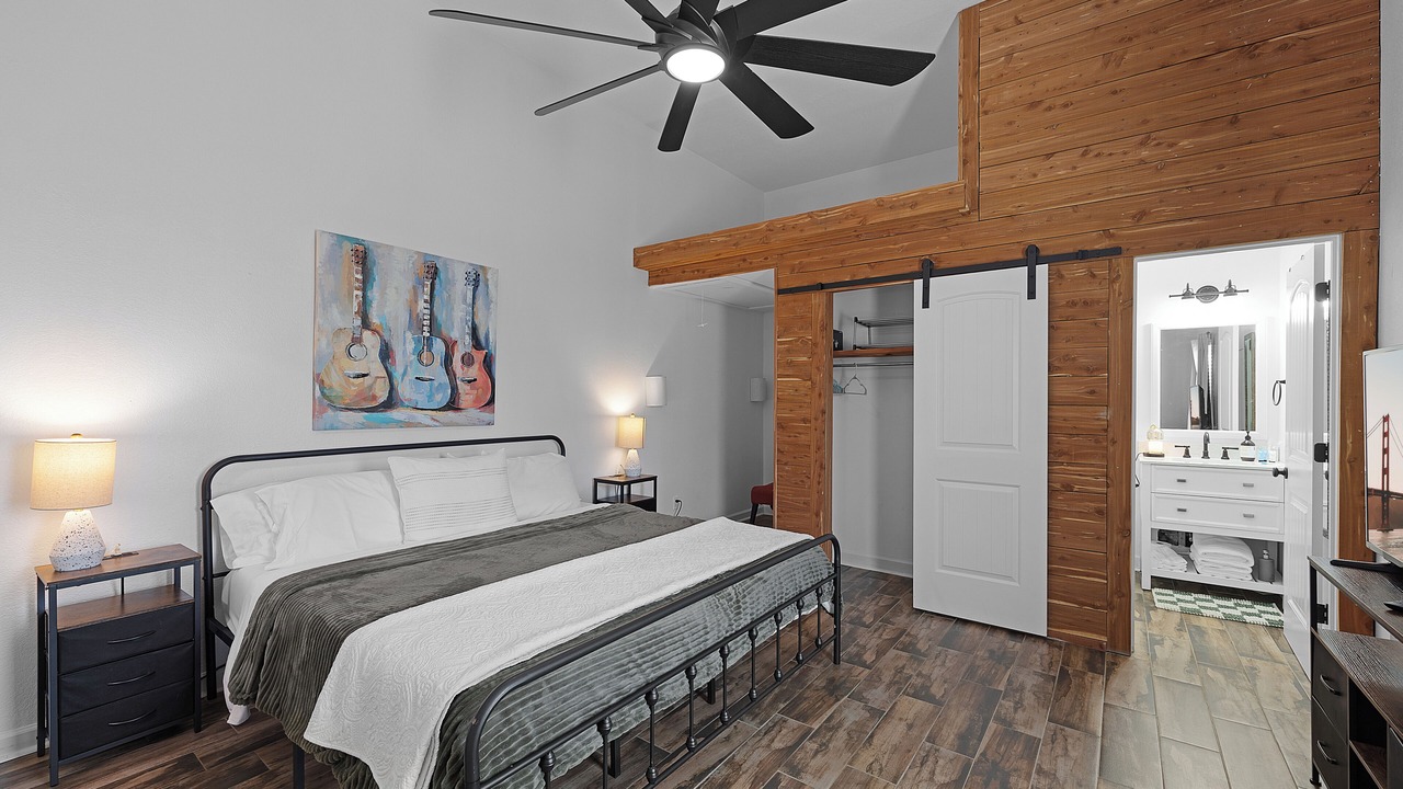Photo of Bedroom in Fruitvale