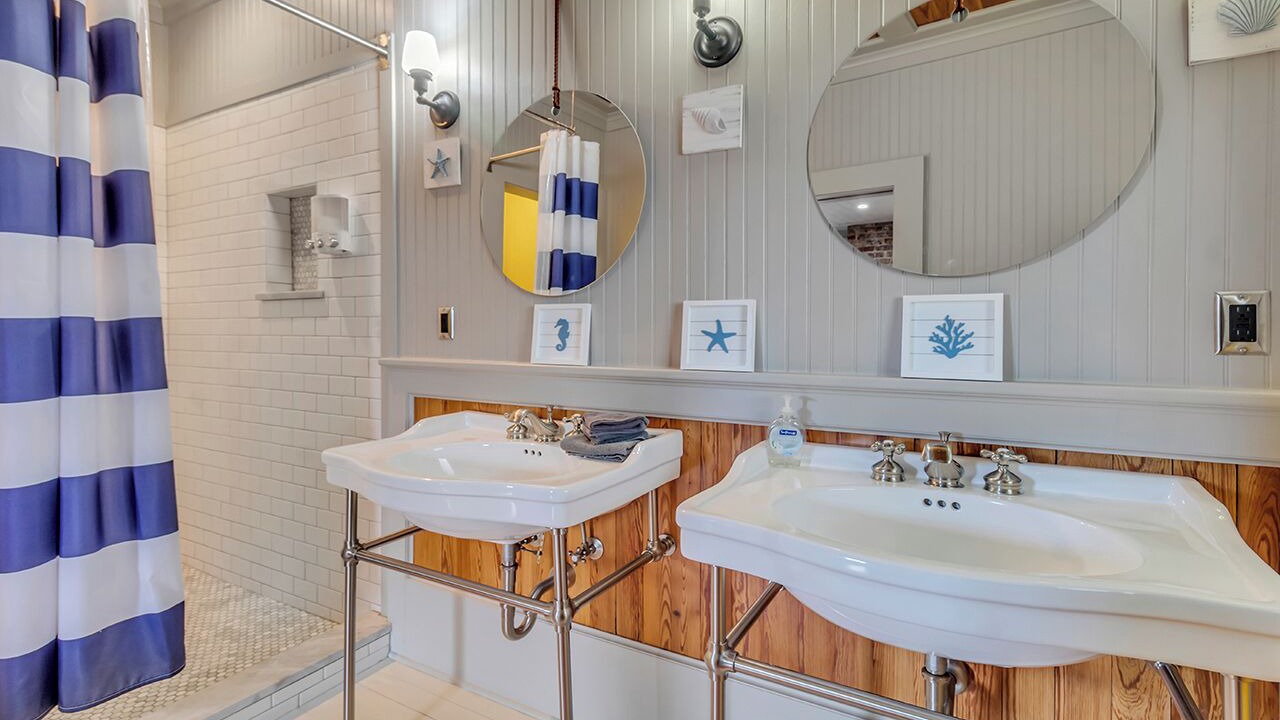 Photo of Bathroom in Savannah Victorian District