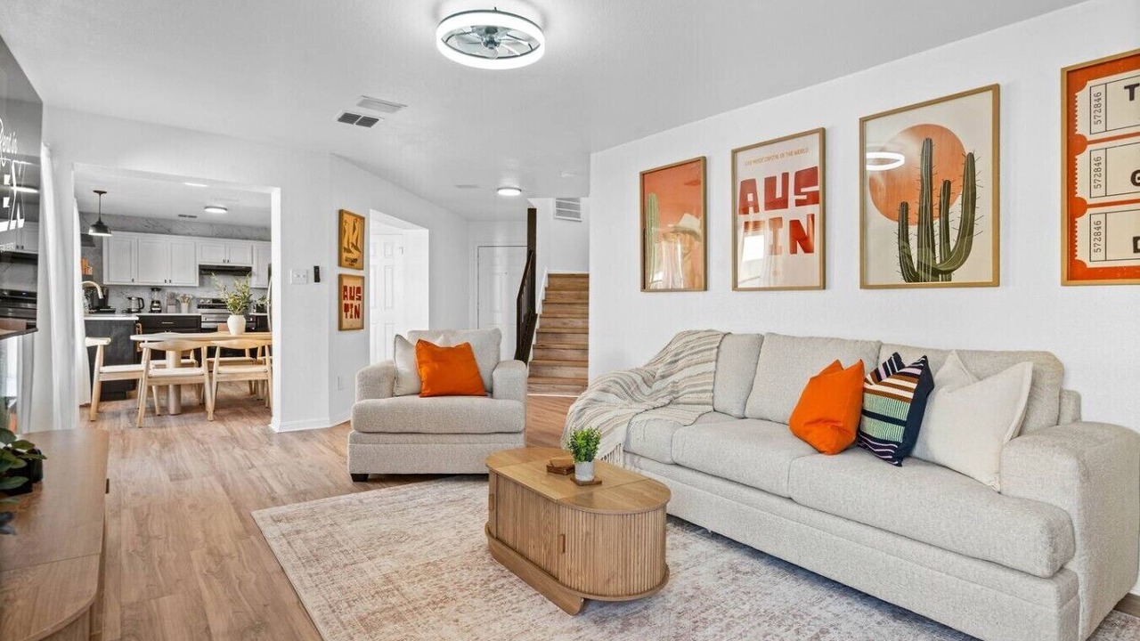 Photo of Livingroom in South Creek