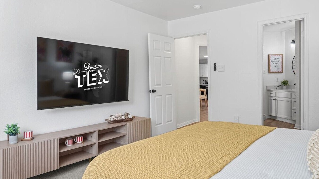 Photo of Bedroom in South Creek
