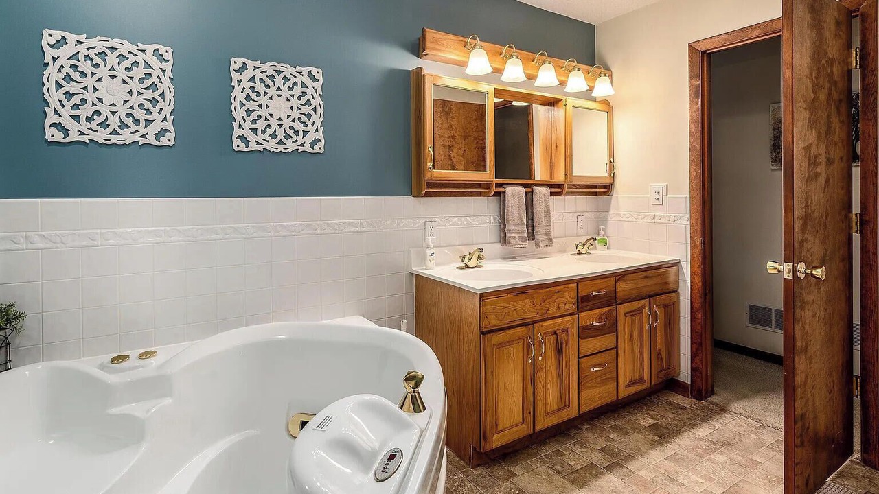Photo of Bathroom in Goreville