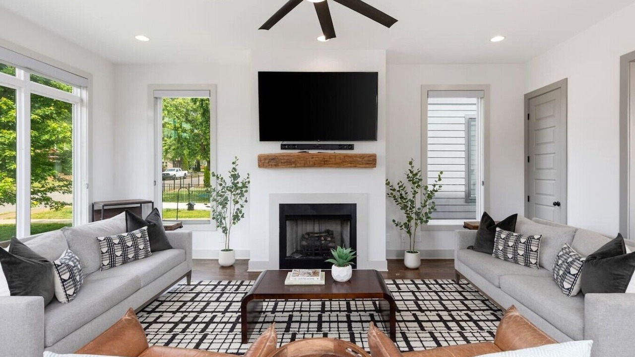 Photo of Livingroom in Cleveland Park