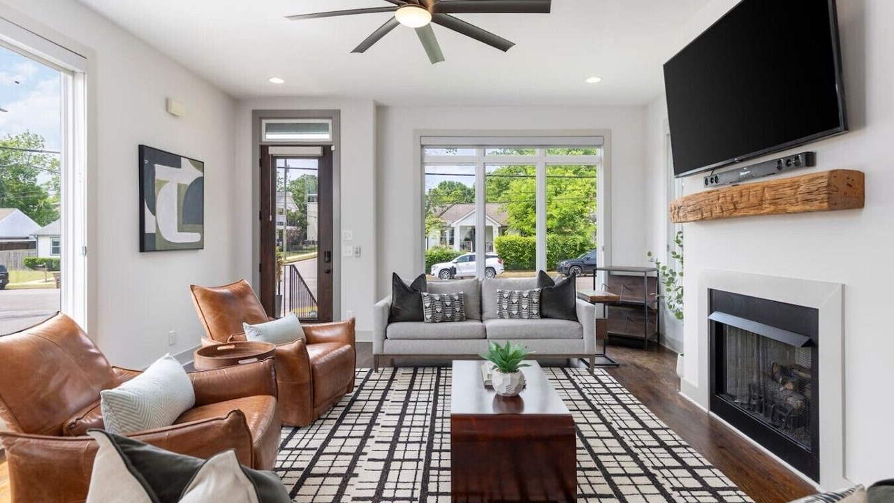 Photo of Livingroom in Cleveland Park