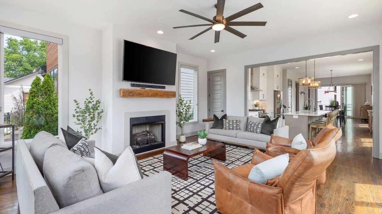 Photo of Livingroom in Cleveland Park