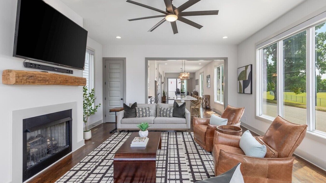 Photo of Livingroom in Cleveland Park