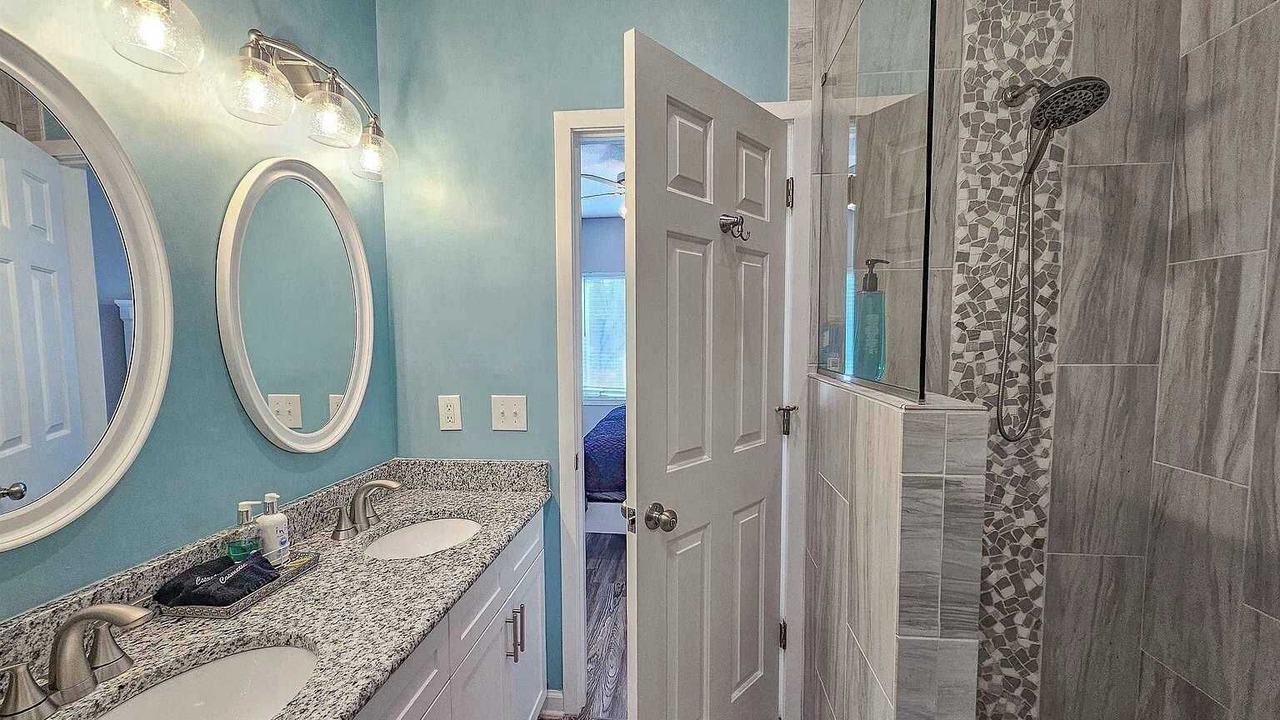 Photo of Bathroom in Cherry Grove Beach