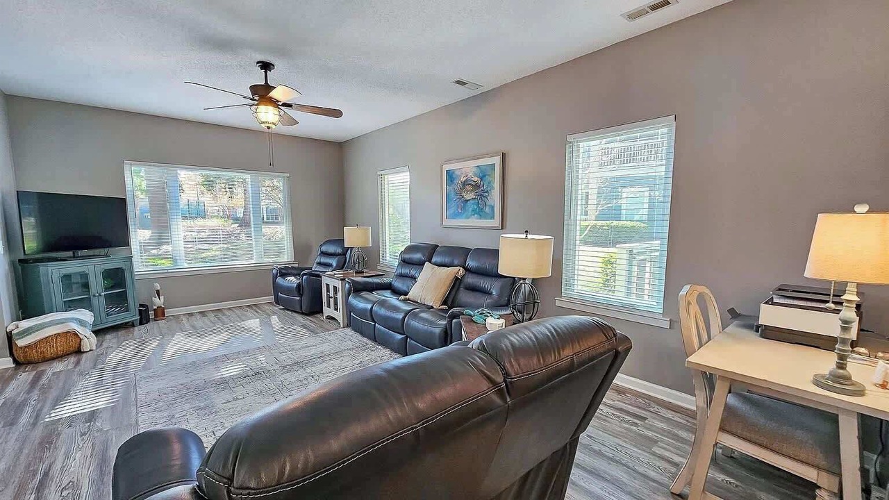 Photo of Livingroom in Cherry Grove Beach