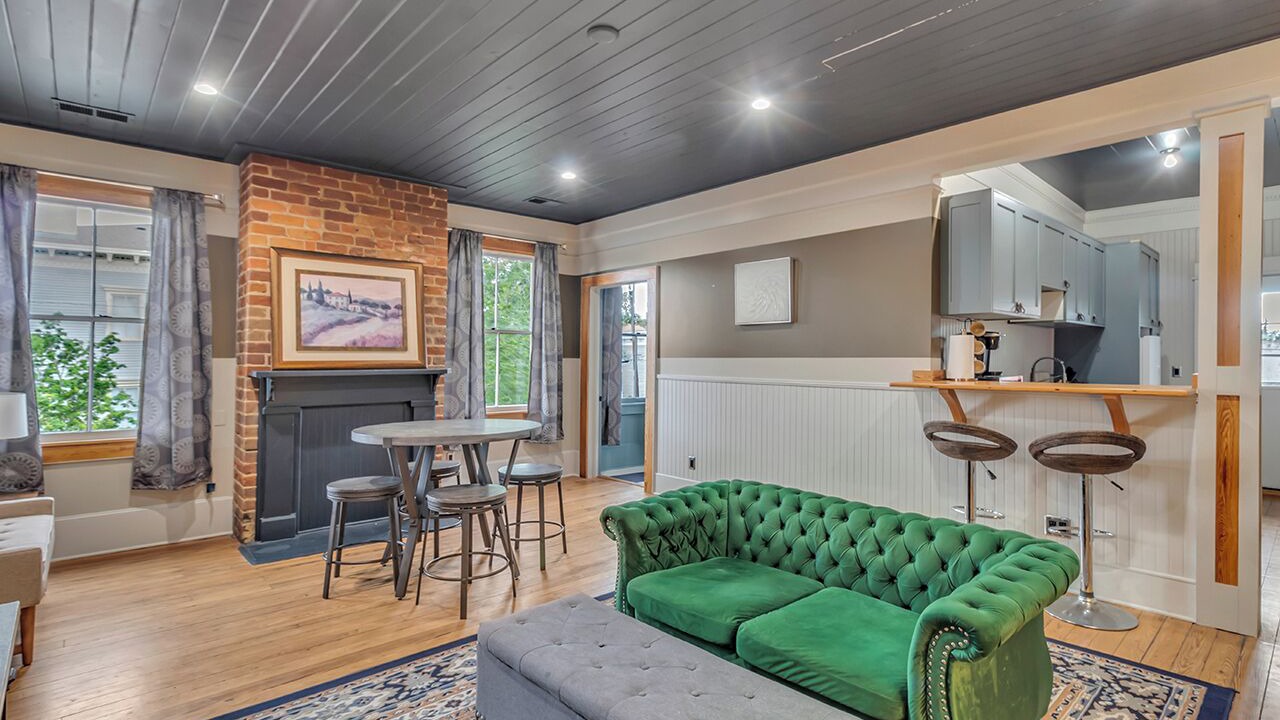 Photo of Livingroom in Historic Downtown Savannah