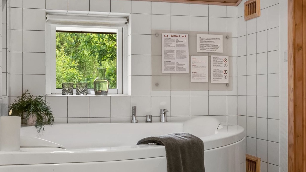 Photo of Bathroom in Hou