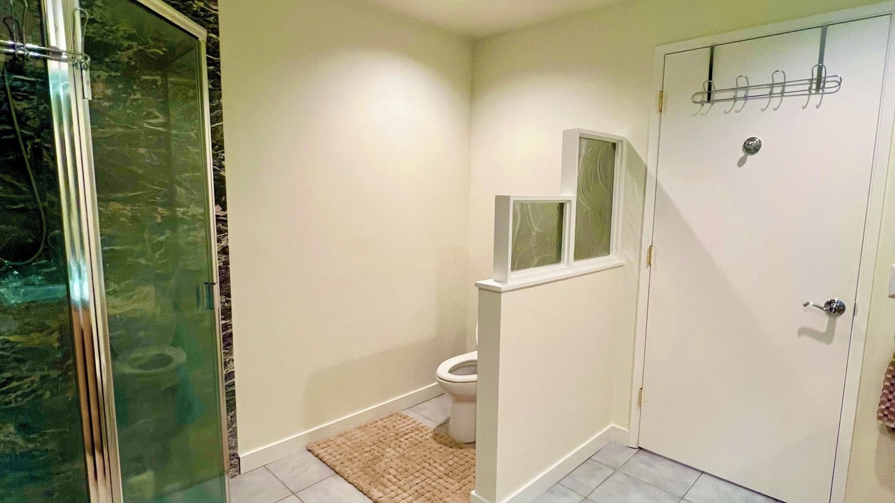 Photo of Bathroom in Cottage Lake