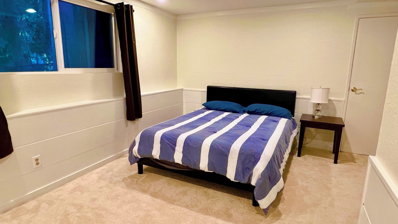Photo of Bedroom in Cottage Lake